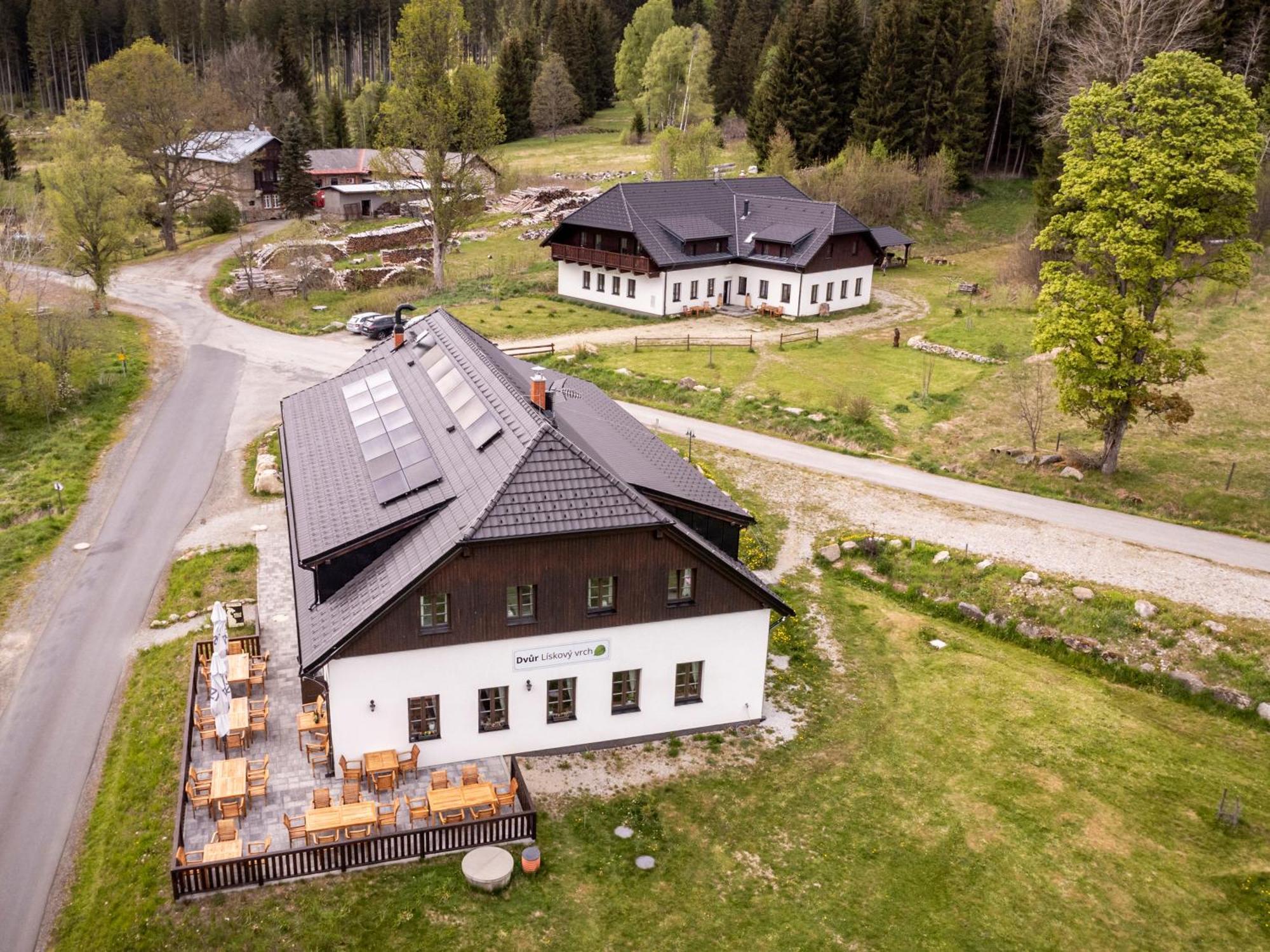 Dvur Liskovy Vrch Hotell Strazny Eksteriør bilde